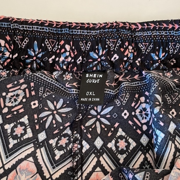 SHEIN Drawstring Shorts - Picture 3 of 3